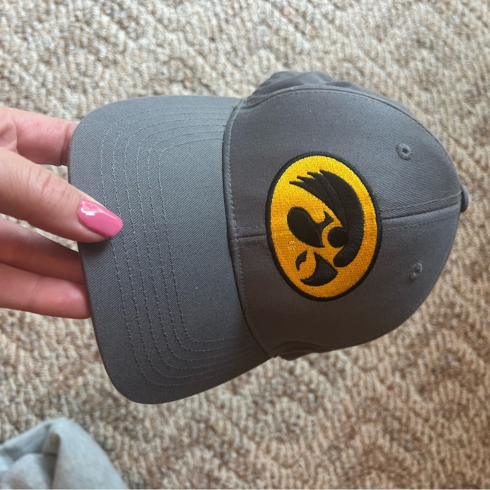 Iowa Hawkeyes Hats - Picture 5 of 7